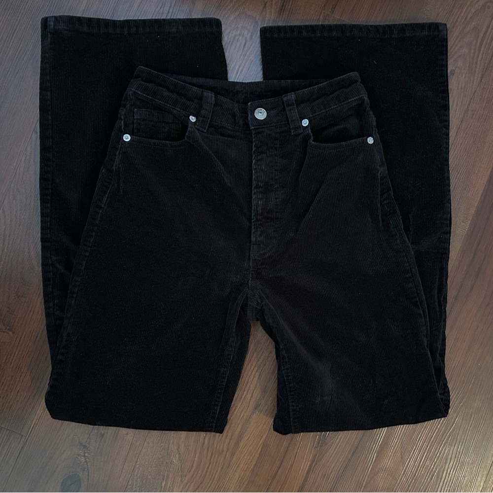 H%M Divided; U.S. Size 4; Color: Black
